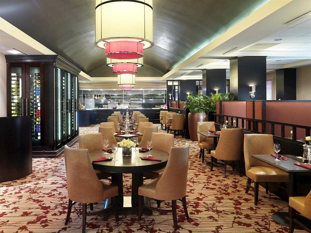 Sheraton Suites Wilmington Downtown Restaurant photo