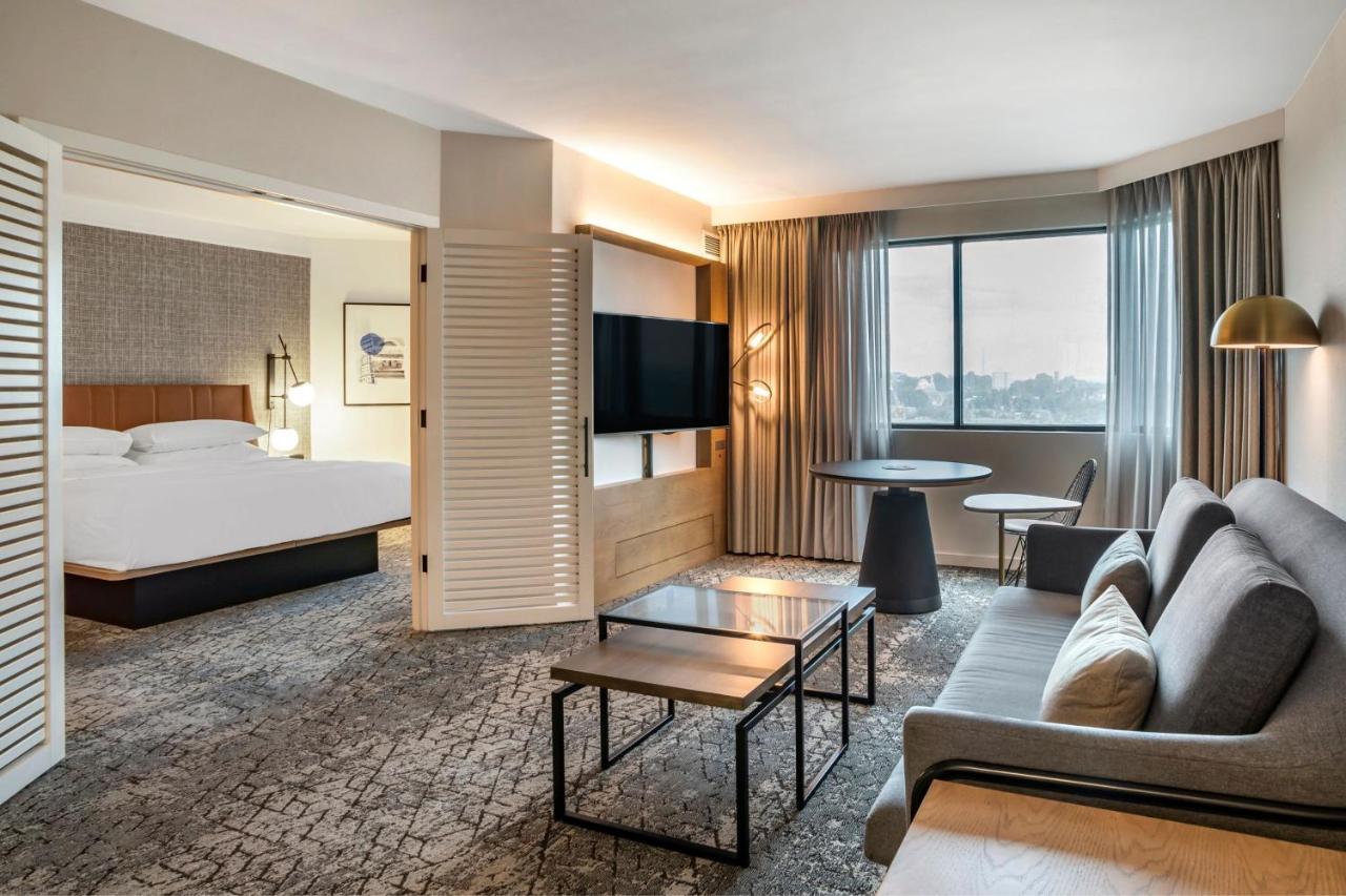 Sheraton Suites Wilmington Downtown Extérieur photo