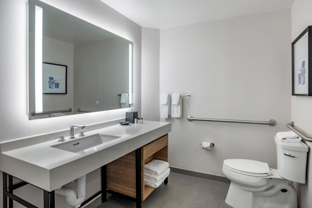Sheraton Suites Wilmington Downtown Extérieur photo
